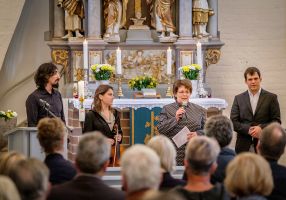 Begrüßung der Zuschauer durch Cornelius Wergin, Helga Trölenberg, Sofia Galeati und Fabio Piano, Foto Heiko Preller