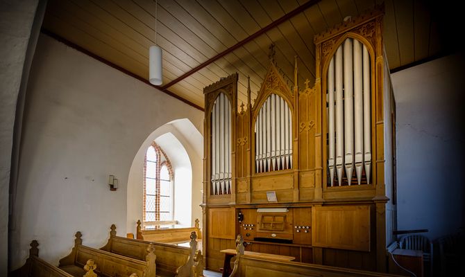 Orgel von Friedrich Friese III, 1868 in der Dorfkirche Neuburg, Foto: Heiko Preller